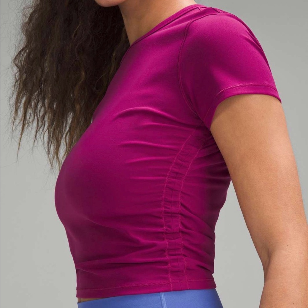 lululemon magenta Pink Ruched Side Active Top size 4 short sleeve fitted